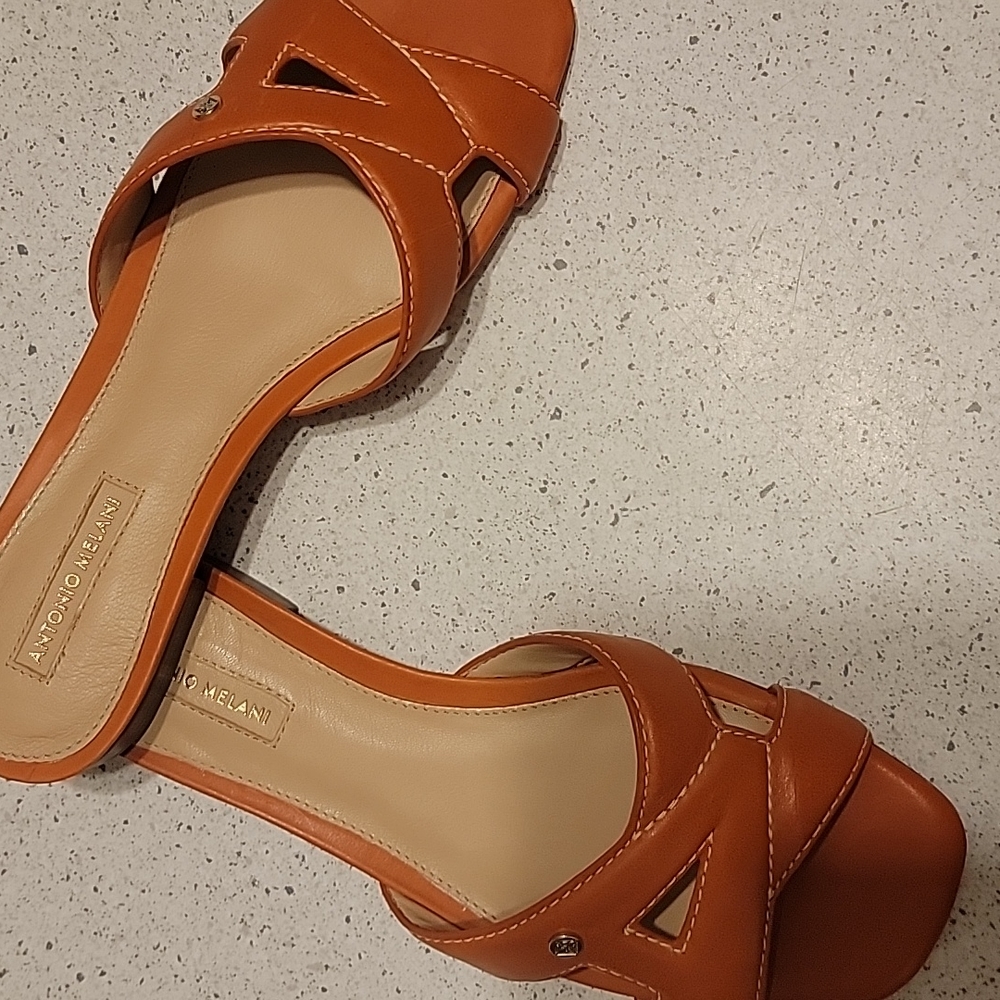 Slip ons - Picture 2 of 3